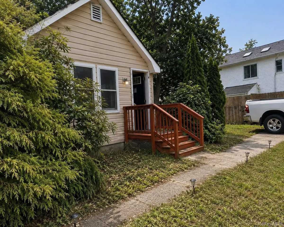 157 Woodland DR, Mastic Beach, NY 11951