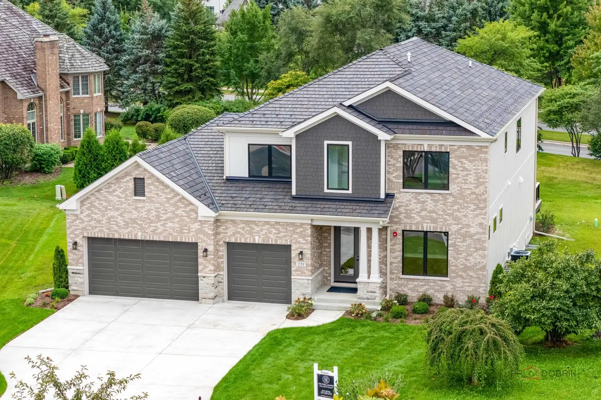 235 Plainfield CT, Vernon Hills, IL 60061