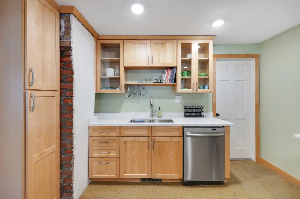 210 W 43rd ST, Minneapolis, MN 55409