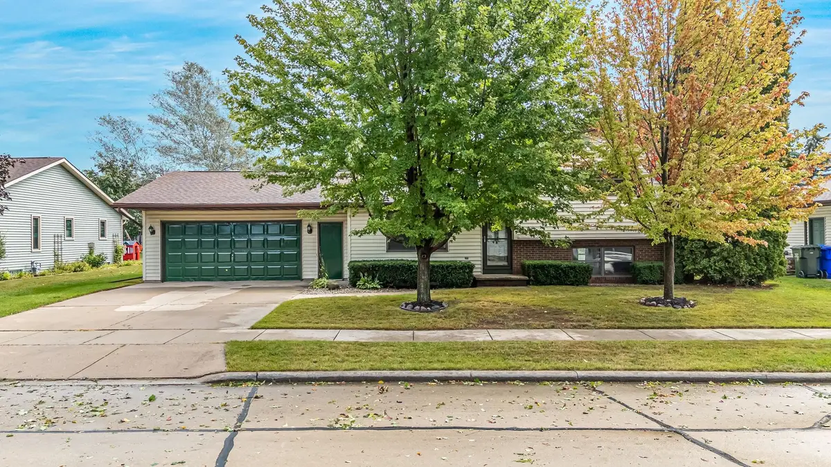2824 SULLIVAN AVE, Kaukauna, WI 54911