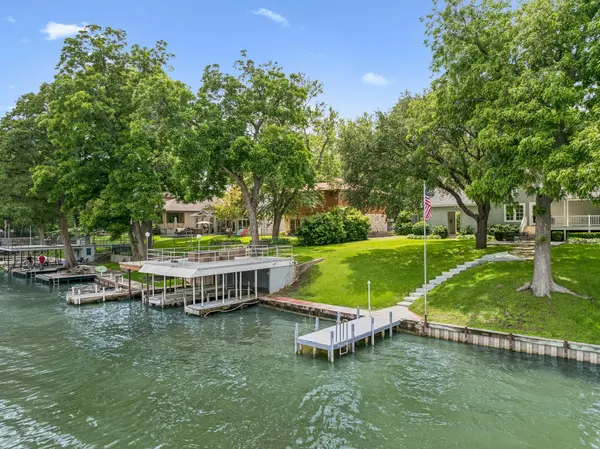 2319 Terminal Loop RD, Mcqueeney, TX 78123