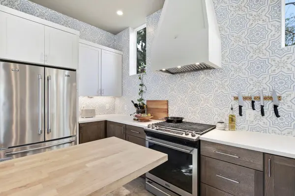 902 Plateau CIR #1, Austin, TX 78745
