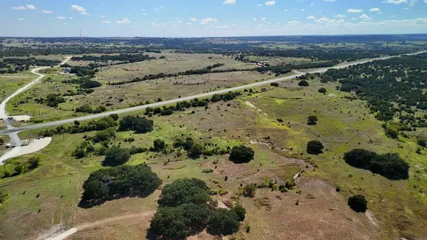 201 W Rolling Oaks DR, Goldthwaite, TX 78644