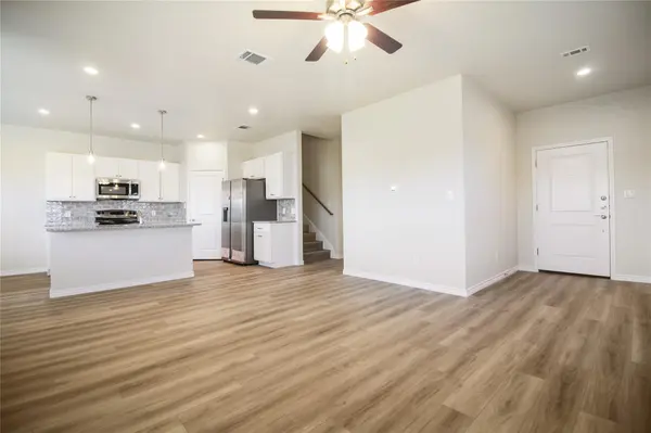 514 War Adminral Dr #B, Jarrell, TX 76537