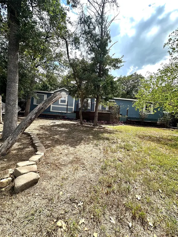 117 Shoshoni DR, Smithville, TX 78957