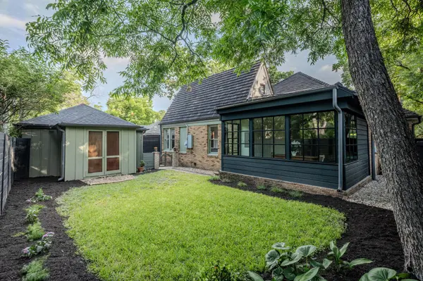 106 Laurel LN, Austin, TX 78705