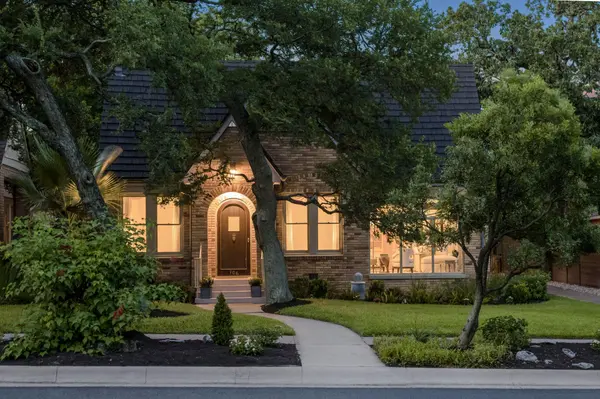 106 Laurel LN, Austin, TX 78705