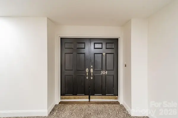 1530 Queens RD #304, Charlotte, NC 28207