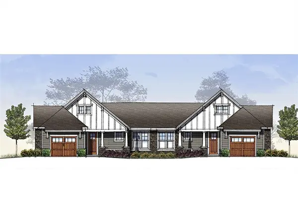 58 Bellflower LN, Laurel Park, NC 28739