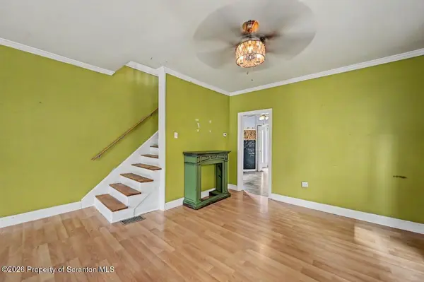 115 E Grove ST, Dunmore, PA 18510