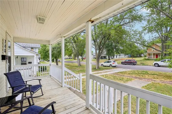 748 S Poplar ST, Ottawa, KS 66067
