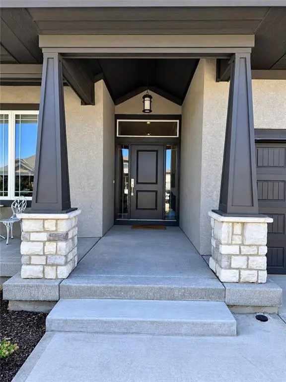 15273 W 173rd ST, Olathe, KS 66062