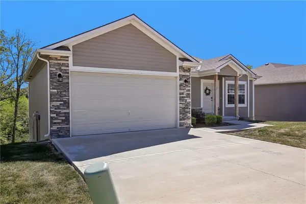 800 NW Pampas ST, Pleasant Hill, MO 64080