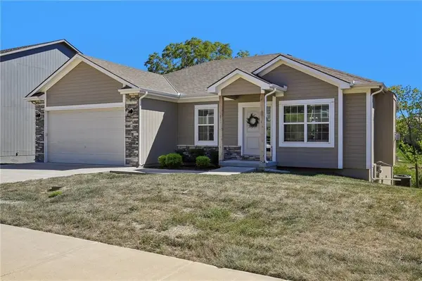 800 NW Pampas ST, Pleasant Hill, MO 64080
