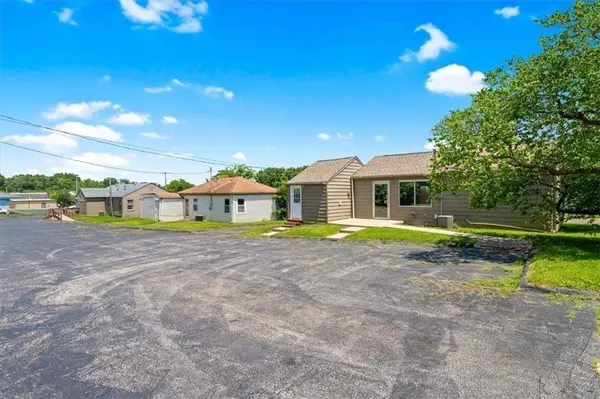 7530 Floyd ST, Overland Park, KS 66204