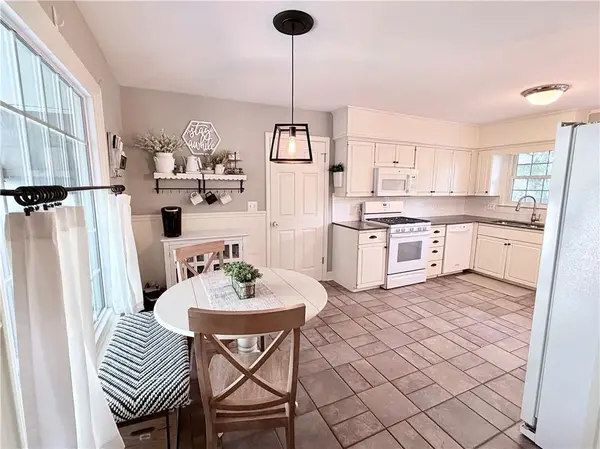 407 Linden PL, Raymore, MO 64083