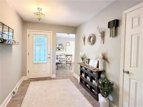 407 Linden PL, Raymore, MO 64083