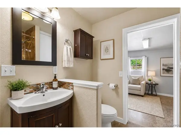 24 E 5th, Longmont, CO 80504