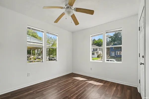 1241 Diamond AVE, South Bend, IN 46628