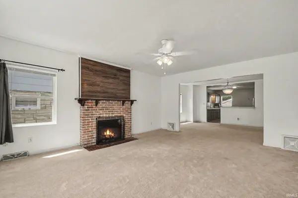 1241 Diamond AVE, South Bend, IN 46628