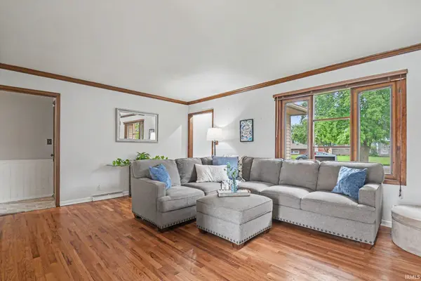 1637 Gordon DR, South Bend, IN 46635-1925