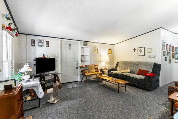 6631 N 570 W ***, Winamac, IN 46996
