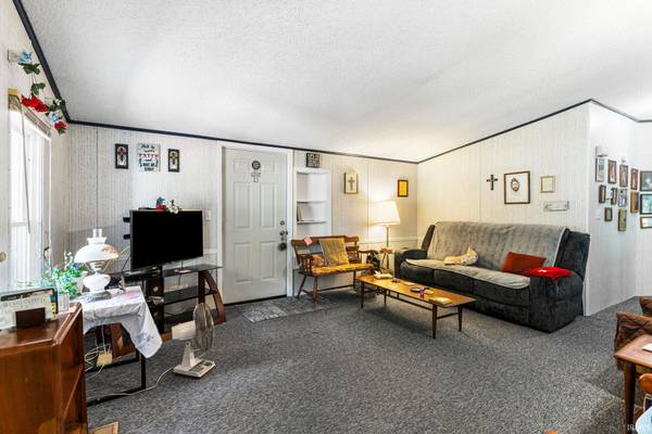 6631 N 570 W ***, Winamac, IN 46996