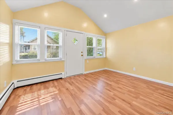 11 Oak AVE #11, Bronx, NY 10465