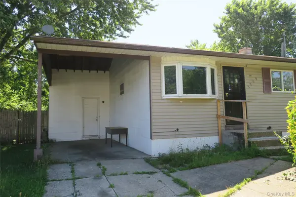 1703 Manatuck BLVD, Bay Shore, NY 11706