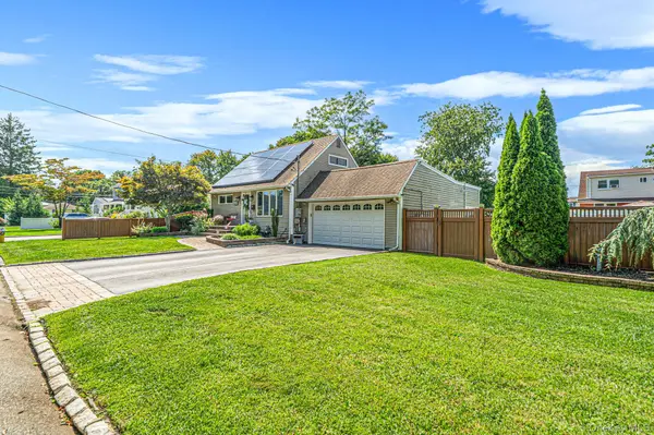 204 W 3rd ST, Deer Park, NY 11729