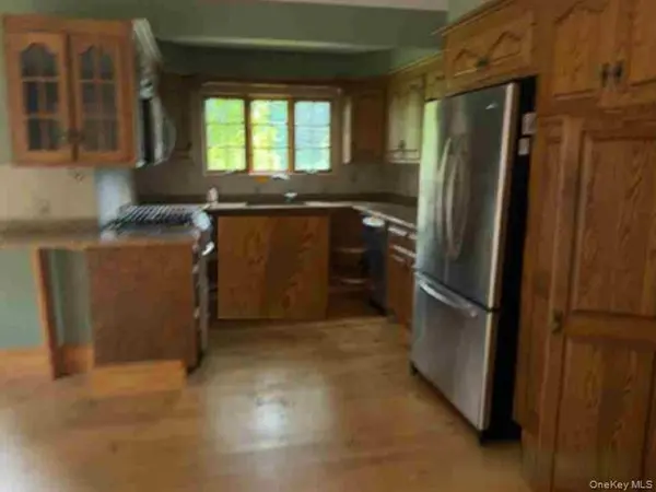 6 Brookside LN, Ossining, NY 10562