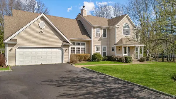 23 Varsity BLVD, East Setauket, NY 11733