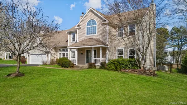 23 Varsity BLVD, East Setauket, NY 11733
