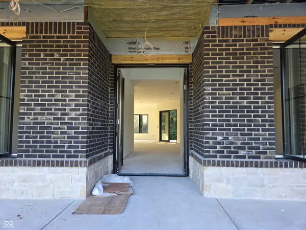 859 J McCool WAY, Greenwood, IN 46142