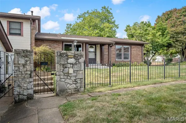 12970 Burning Bush CT, St Louis, MO 63146