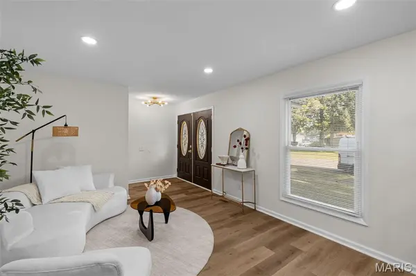 5891 Sir Edward LN, Florissant, MO 63033