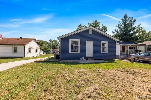 21 Shumate AVE, Maryland Heights, MO 63043