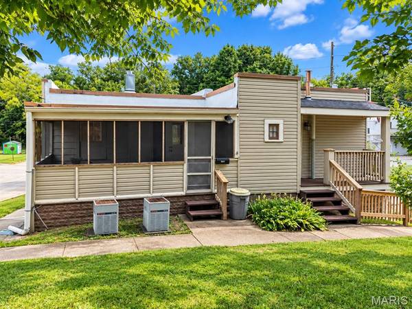 300 Grand AVE, Hannibal, MO 63401