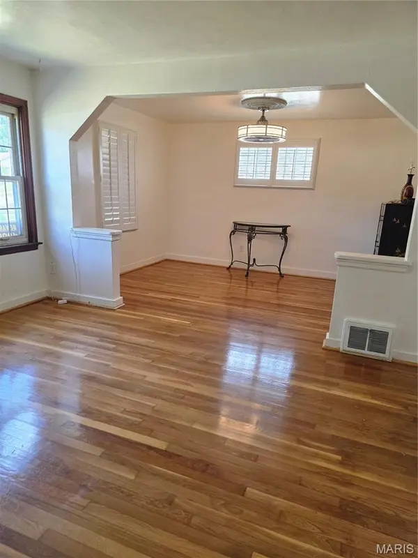 8000 Plymouth CT, Berkeley, MO 63134