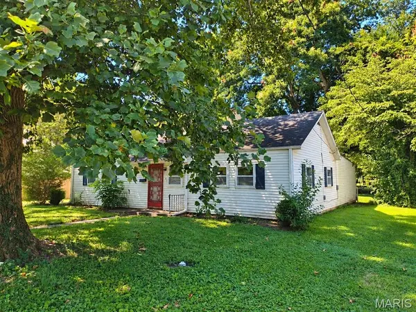 105 N 7th ST, Charleston, MO 63834