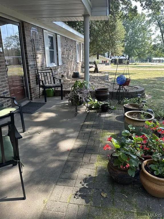 17237 Sam DR, Dexter, MO 63841