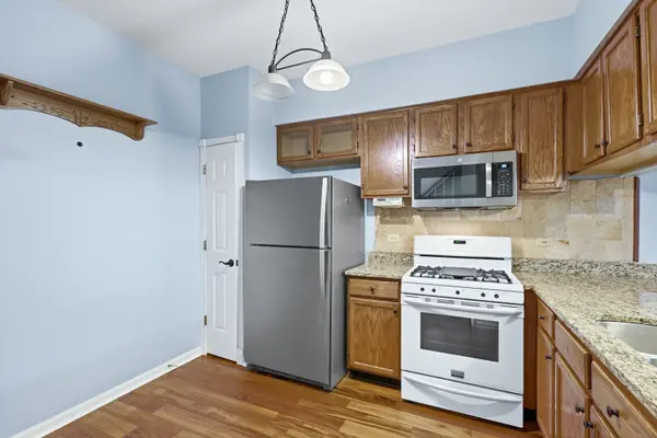 1604 Woodhaven CT #B, Mundelein, IL 60060