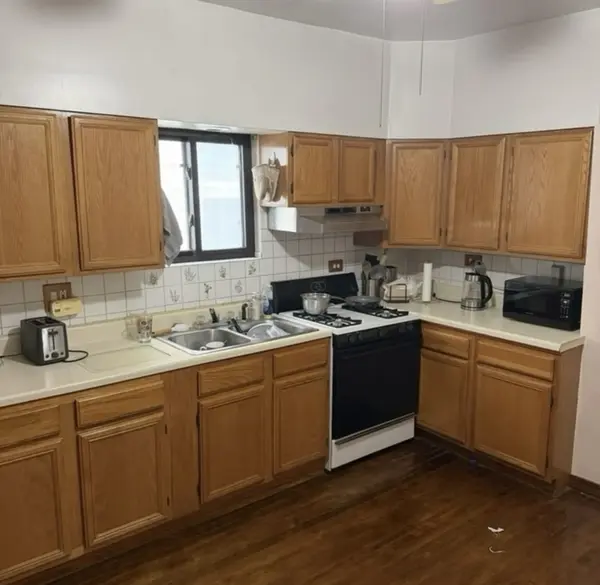 1542 W Thomas ST, Chicago, IL 60642