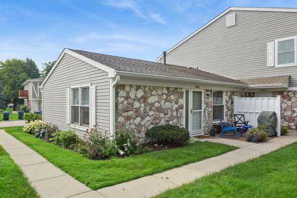 1054 Brunswick HBR #0, Schaumburg, IL 60193