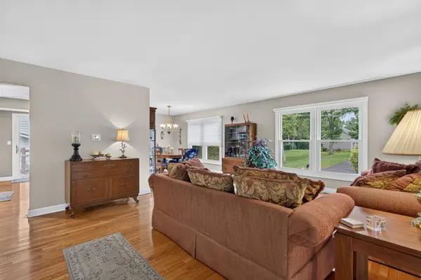 765 Freeman CT, Hoffman Estates, IL 60192