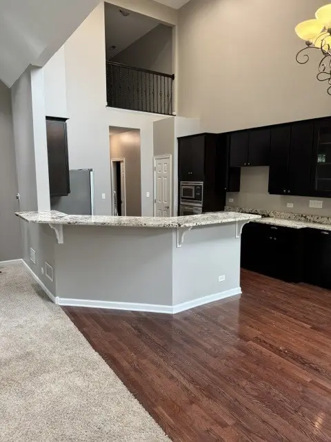 140 Roundtree CT, Bloomingdale, IL 60108