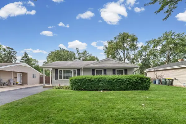 2207 Kingfisher LN, Rolling Meadows, IL 60008