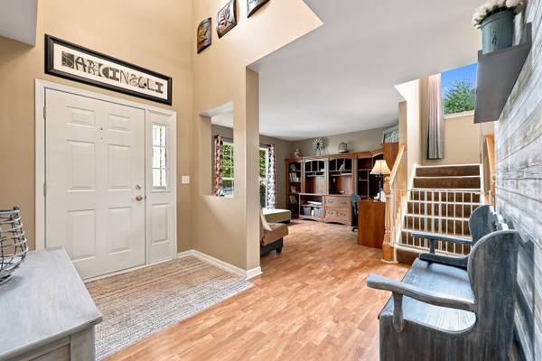 3331 Montgomery DR, Lake In The Hills, IL 60156