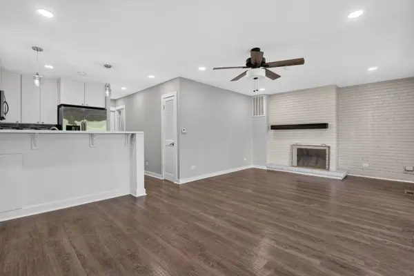 5518 E Lake DR #90-C, Lisle, IL 60532
