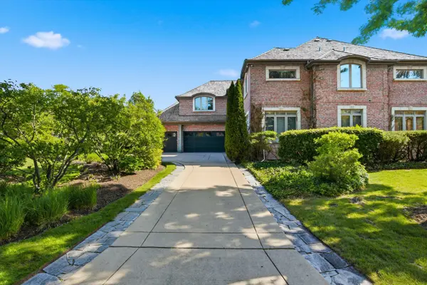 809 Edgemont LN, Park Ridge, IL 60068